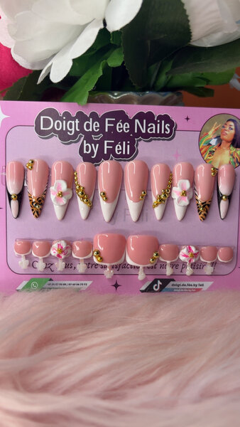 Ongles Faux Décorés Rose Été