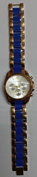 Montre bracelet en acier doré