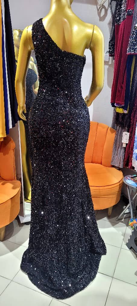 Robe Épaules Asymétriques Pailletée