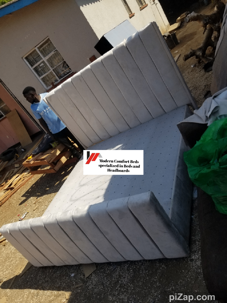 Wing channel king size bedset with a footboard