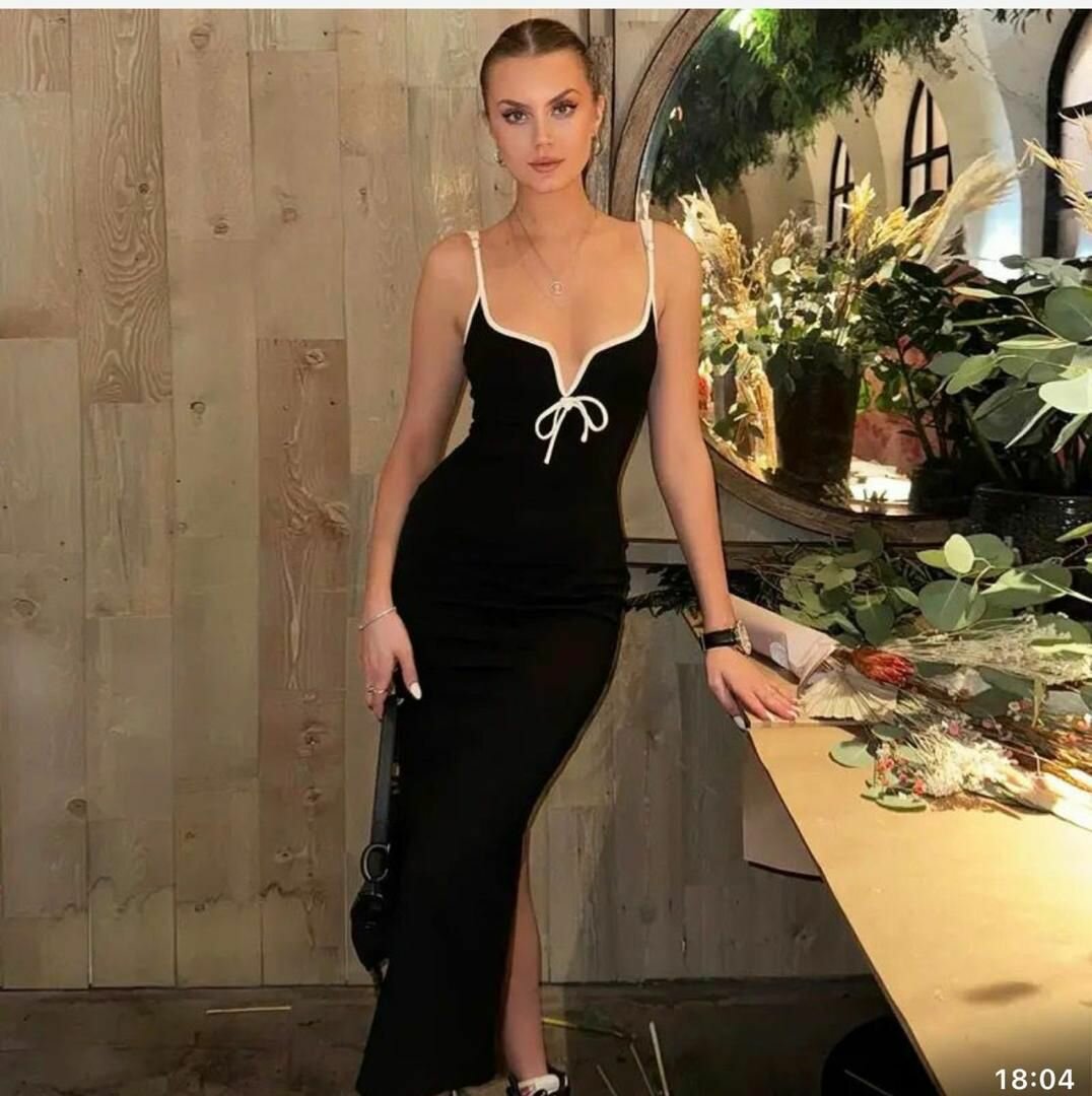 Robe longue noire élégante