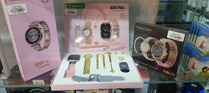 Ladies Smart Watch And Jewellery Set A58