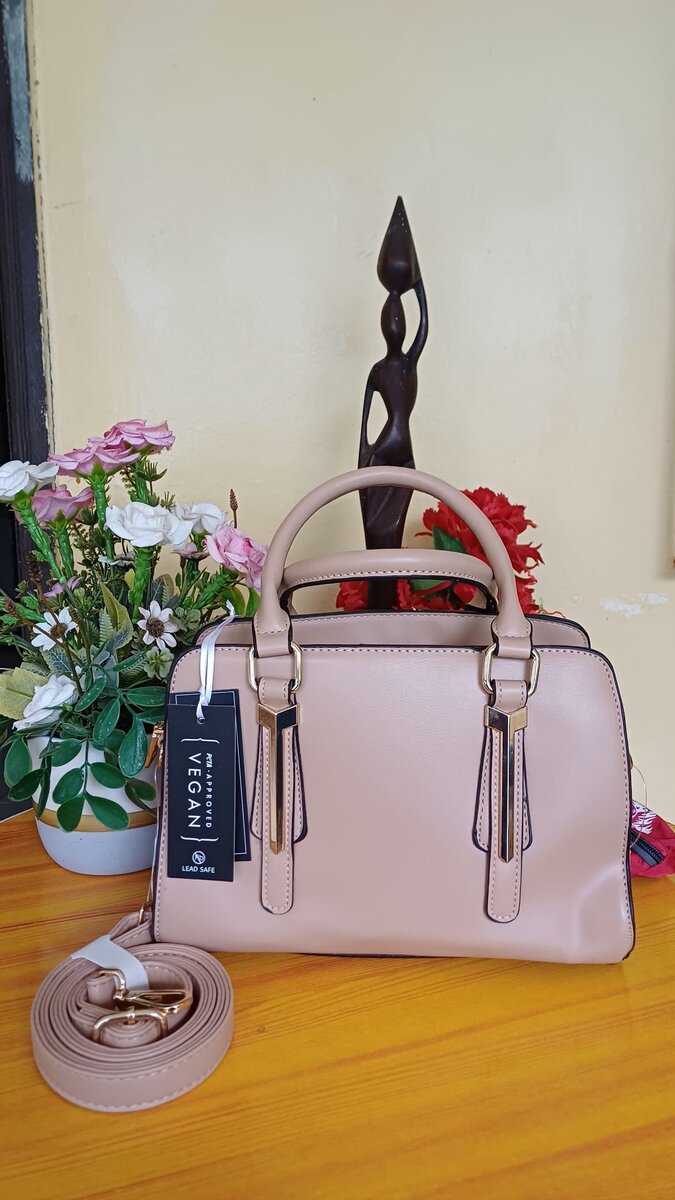 Sac à main élégant beige