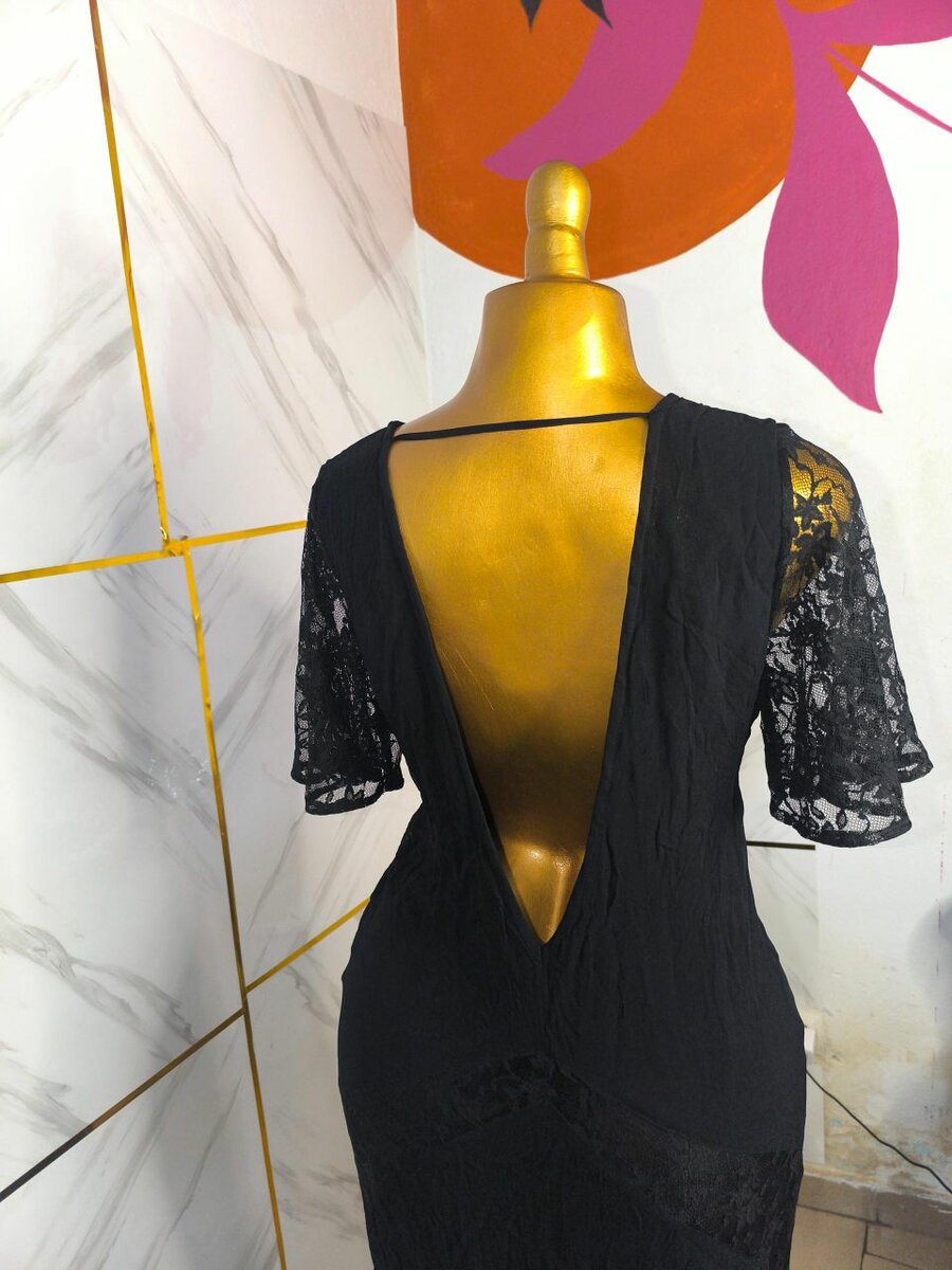 Robe élégante noire