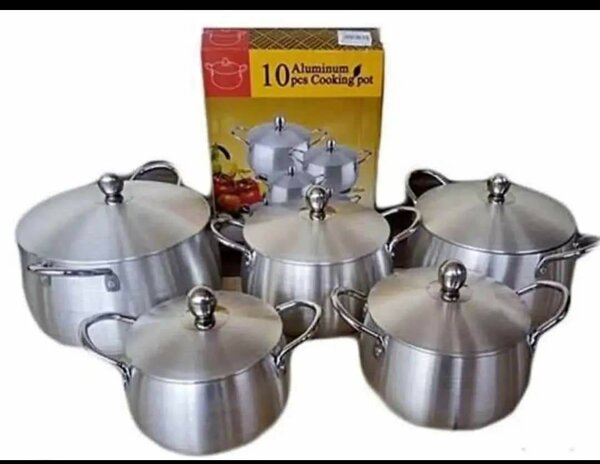 Batterie de cuisine 10 pièces en aluminium