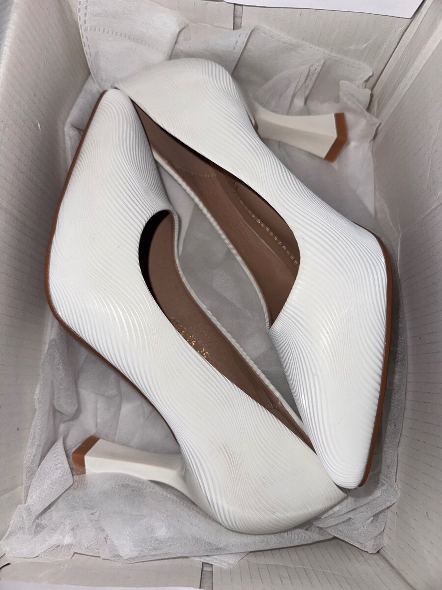 Каблок белый новый