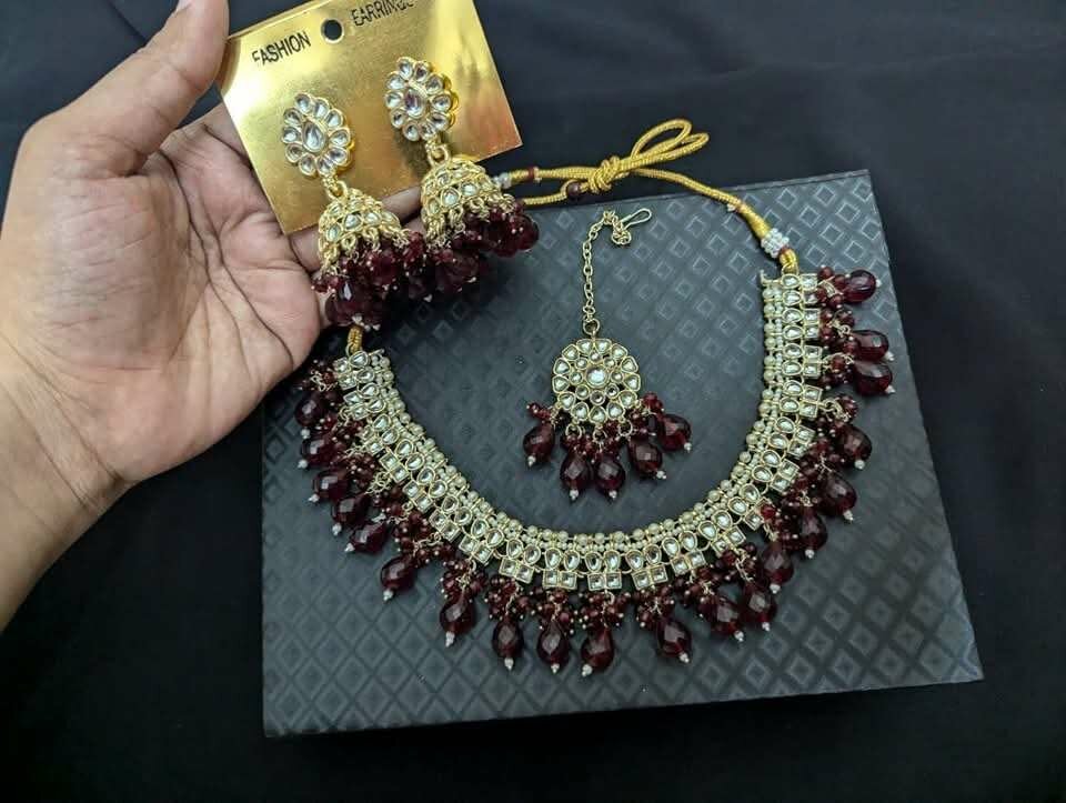 Nackless bindi topas