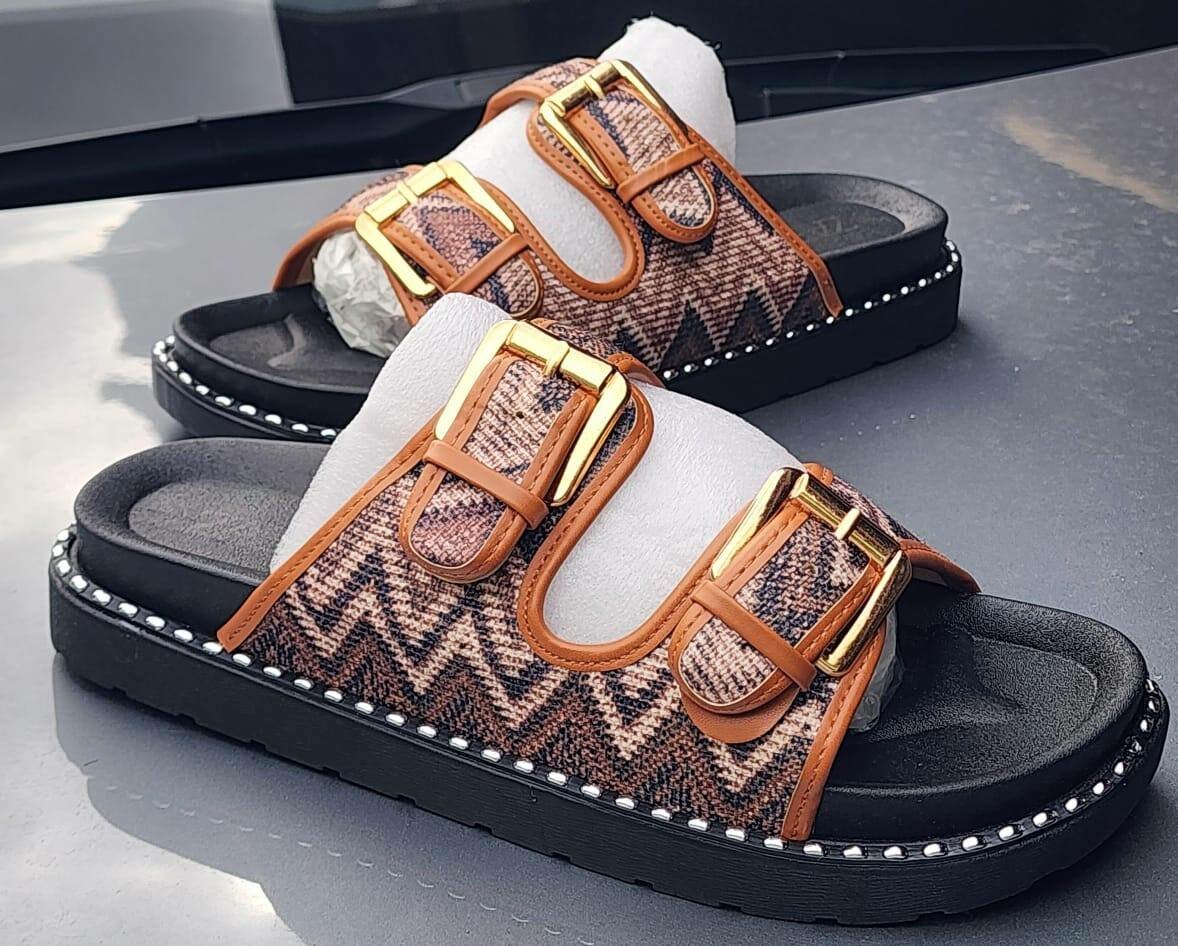 Sandales à boucles élégantes