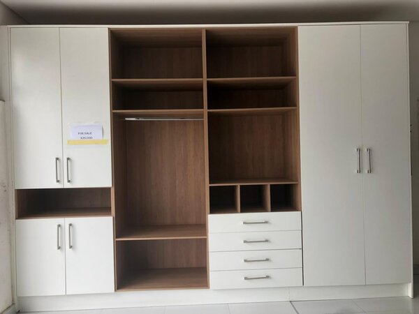 Wardrobe unit