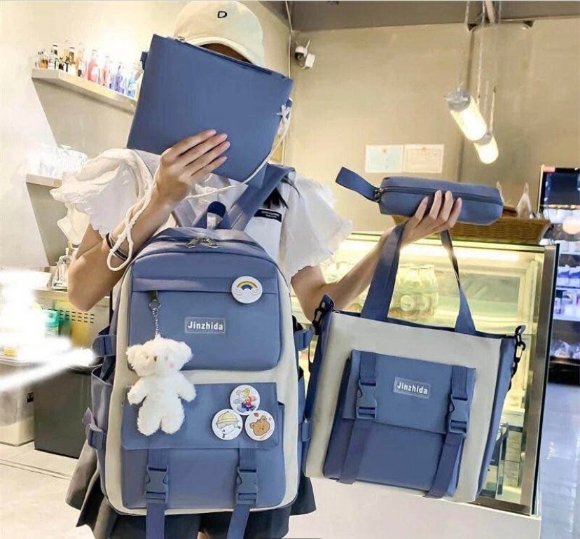 Ensemble de sacs scolaires colorés