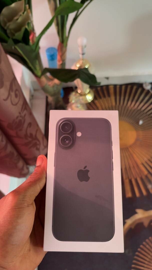 iPhone 16, Black 128