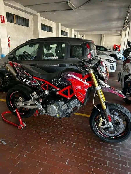 Moto Aprilia Rouge Sportive