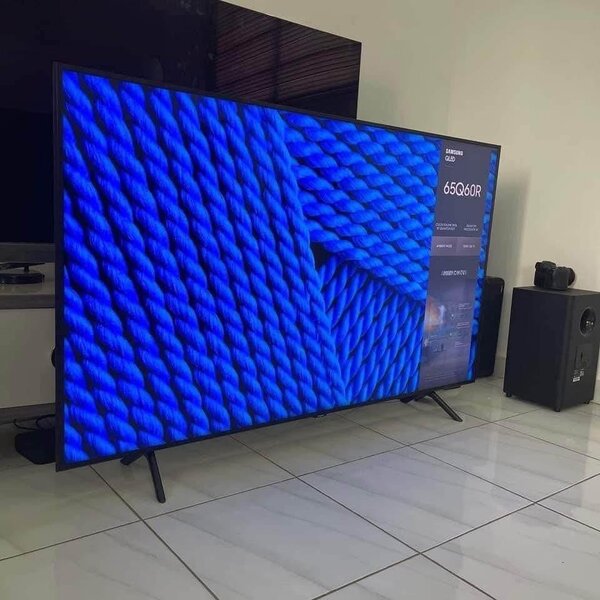 Téléviseur LG UHD 4K Smart TV