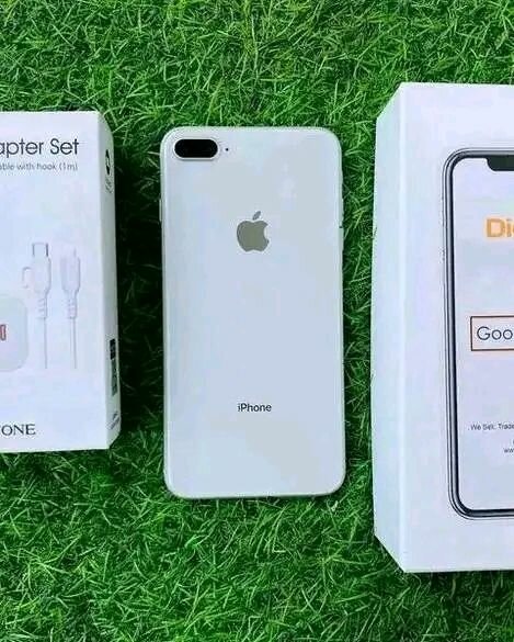 iPhone 8 Plus Argent 64 Go