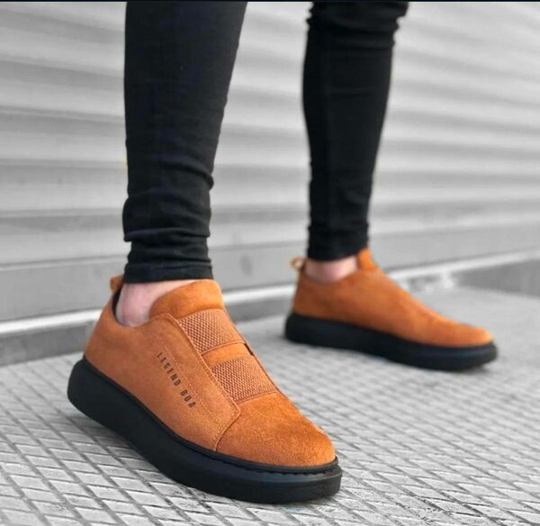 Baskets en daim marron tendance