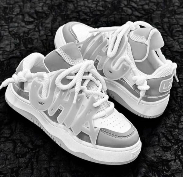 Vêtements, également des chaussures