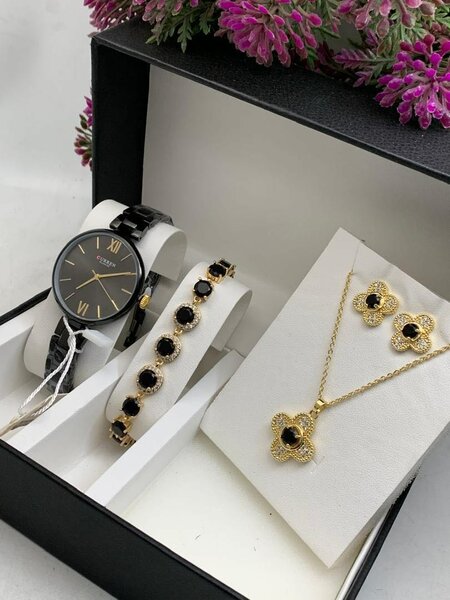 Ladies jewelry set