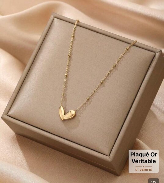 Collier en plaqué or avec pendentif en forme de cœur