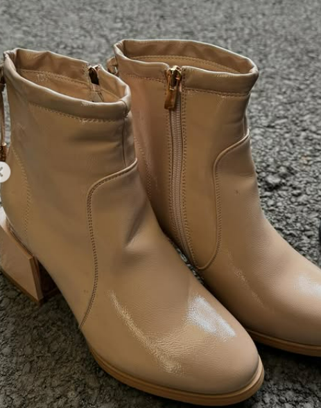 Кожаные зимние сапоги — это стильная и прочная обувь, которая обеспечивает тепло и комфорт. 🤗❤️