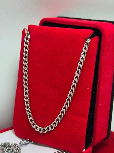 Chaîne en acier inoxydable élégante