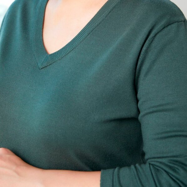 Кофты база с V - образным вырезом. Большого размера