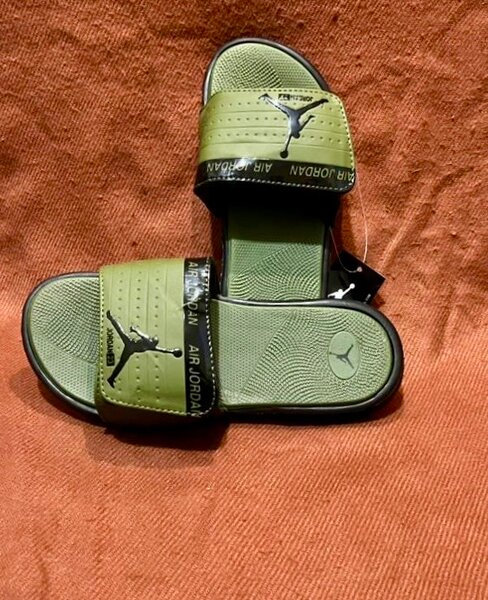 Claquettes Air Jordan Vertes