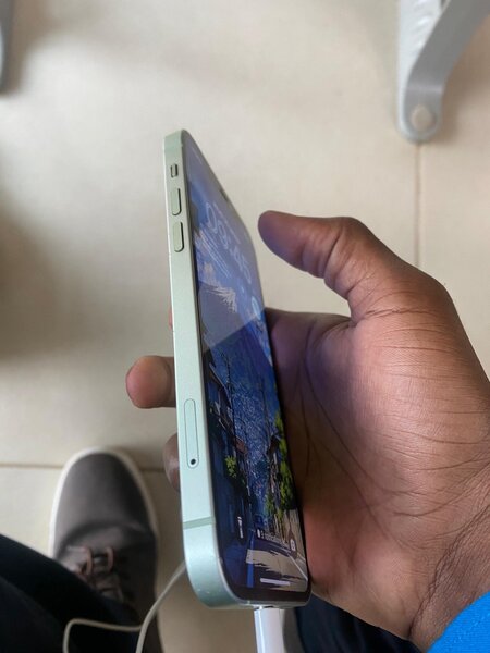iPhone 12 simple