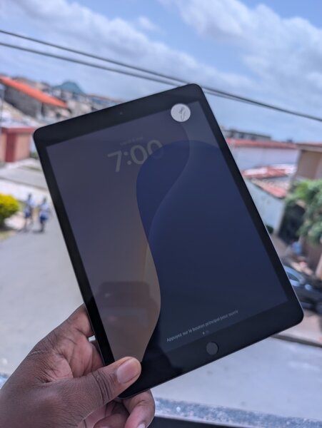 iPad Apple Wi-Fi 128 Go