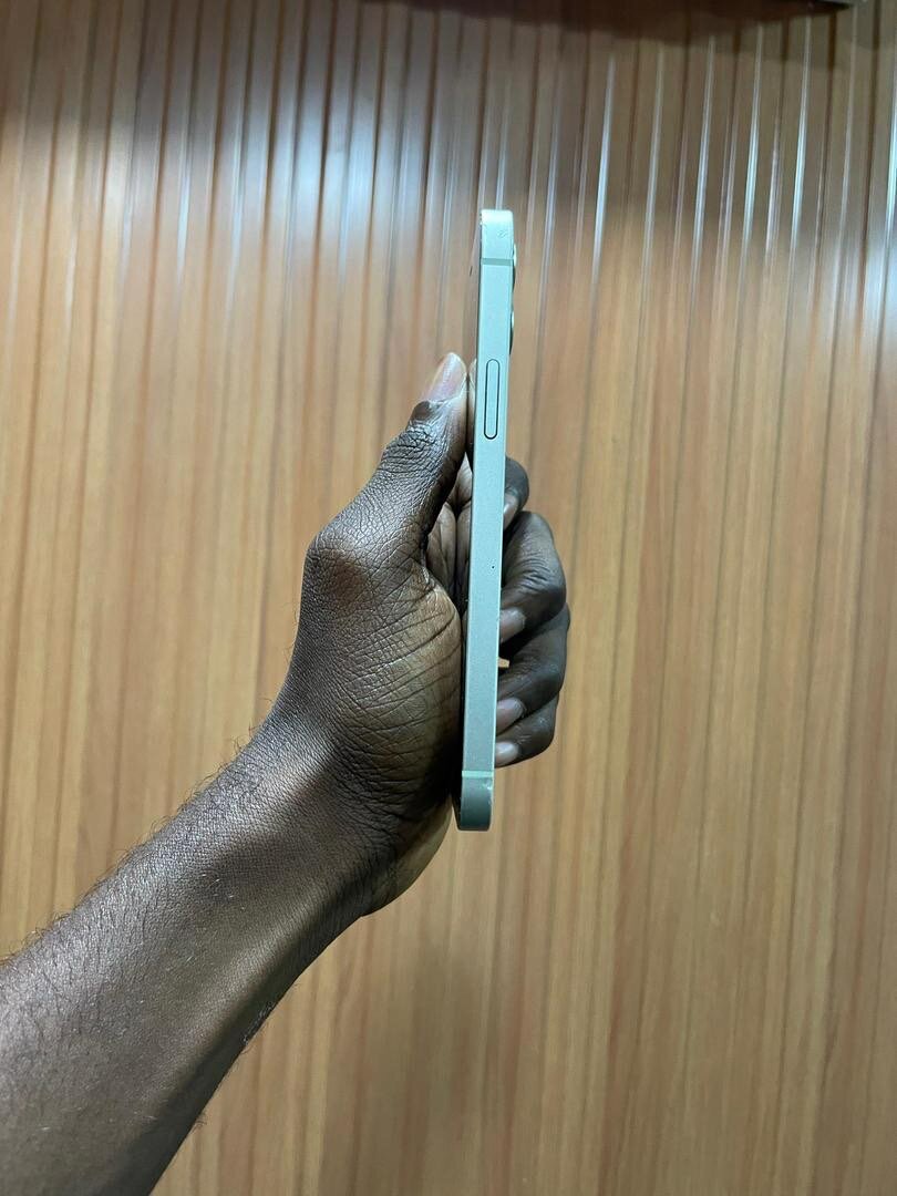 iPhone 12simple casi neuf