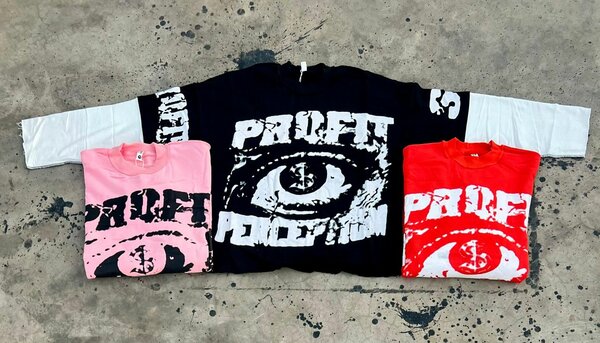 T-shirt graphique "Profit Perception"