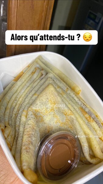 Crêpes moelleuses avec sauce