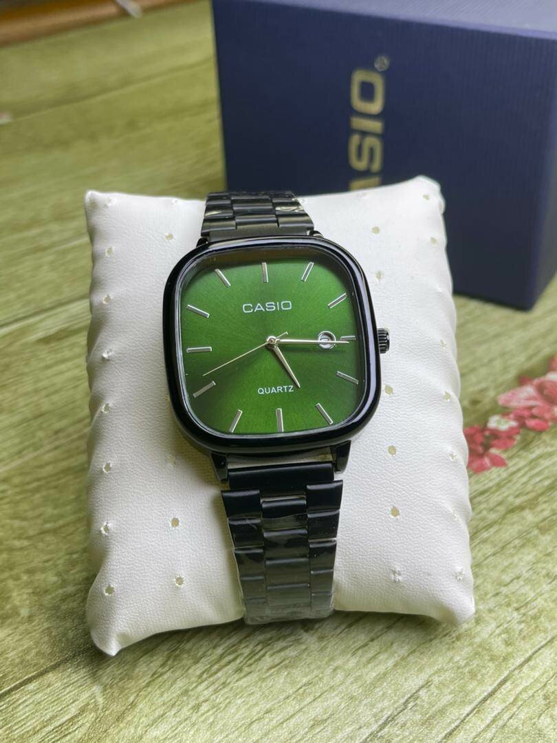 Montre Casio Verte Élégante