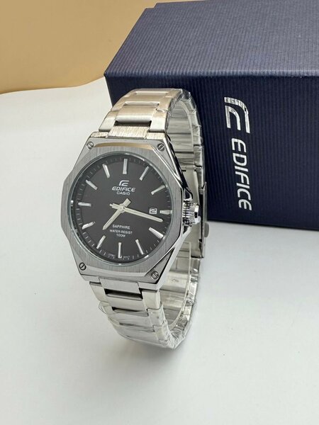 Montre Édifice Homme Élégante