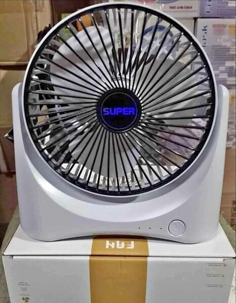 Desktop fan strong battery lasts 8hrs
