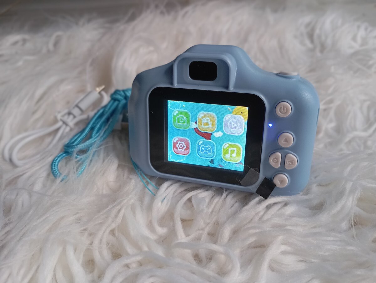 Mini appareil photo multimédia