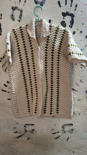 Gilet en Crochet à Rayures