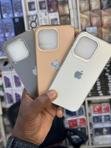 Étuis colorés pour iPhone