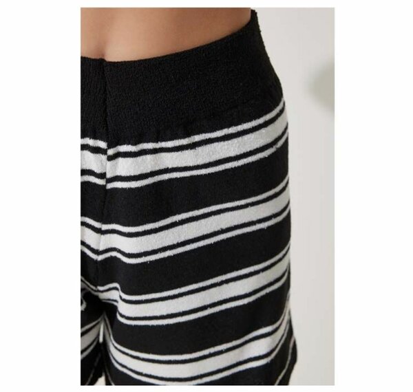 Ensemble court rayé noir blanc