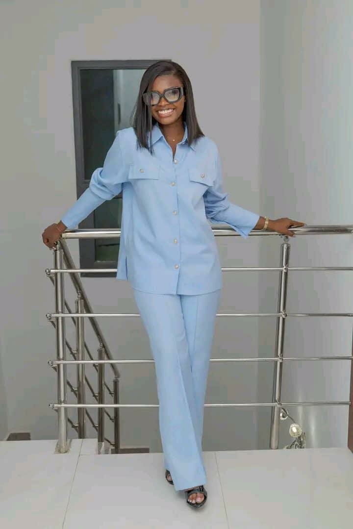 Costume élégant pour femme