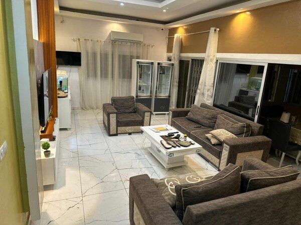 Salon moderne et confortable