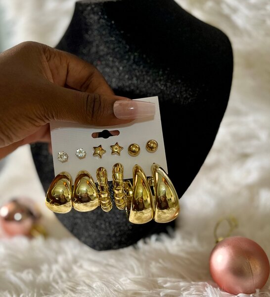 Lot de boucles d'oreilles dorées