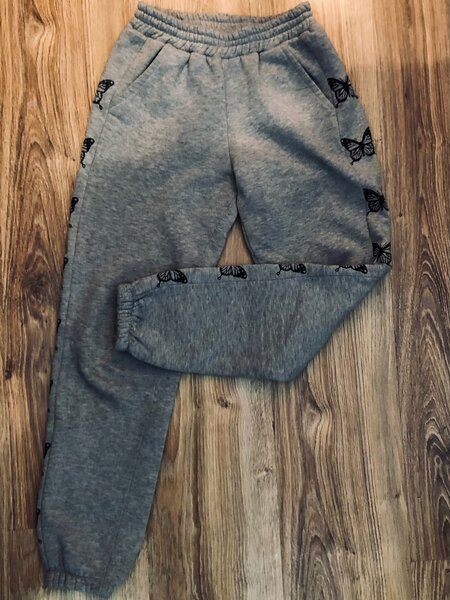 штаны с бабочками