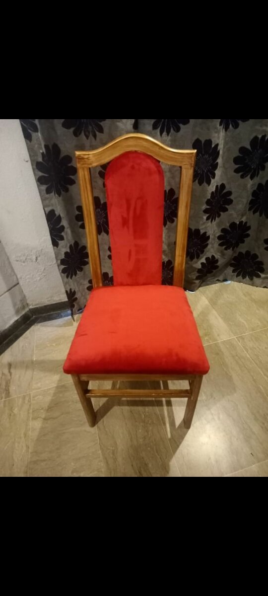 DINNING TABLE WITH 8 CHAIRS used