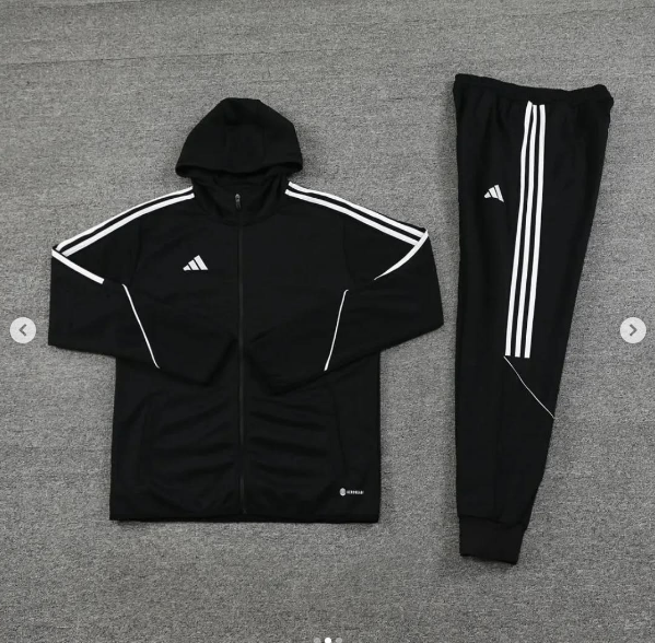 Tracksuit and trousers Nike