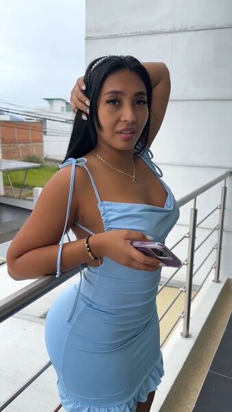 Robe bleue élégante d'été