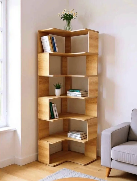 Étagère en bois avec portes