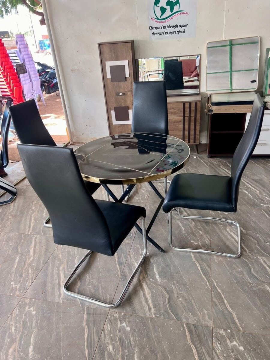 Table à manger 4 chaises