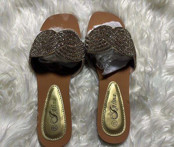 Sandales à strass élégantes