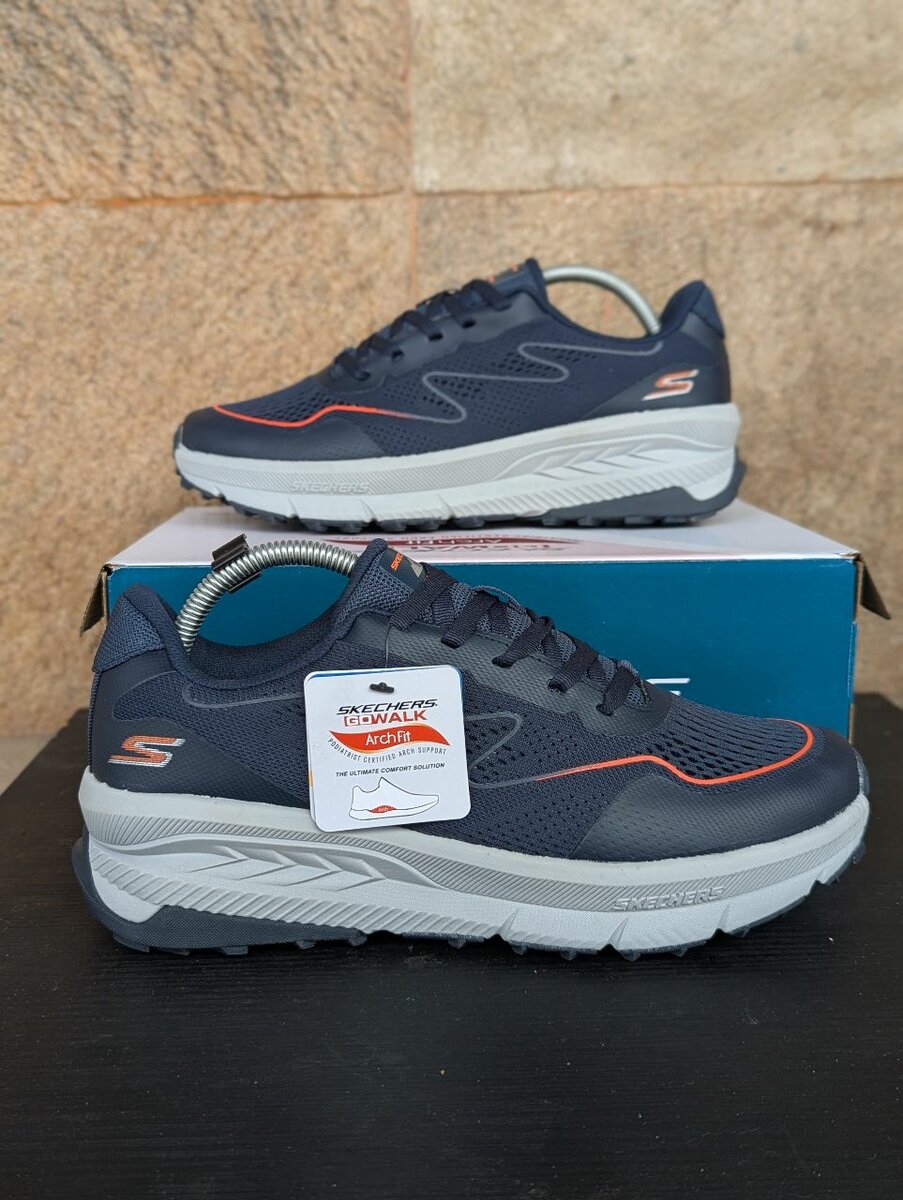 SKETCHERS OUTDOORS ( ARCH FIT)