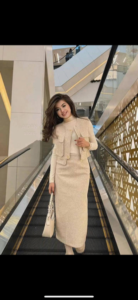 Нашумевшие тройка       Утупленный        Кофта+жилет+юбка